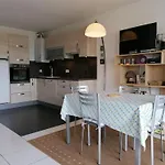 2 Pieces Avec Terrasse A 500m Des Commerces, Parking Prive - Fr-1-731-100 Apartament